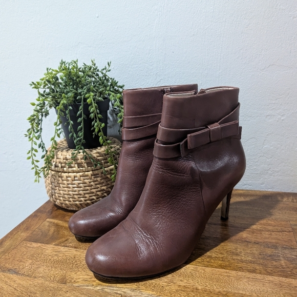 KATE Spade new york Women's Brown Mannie Bow Ankle Boot short 9.5M‎ - Picture 1 of 9